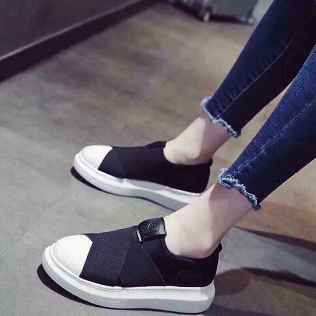 Giày Nữ Đẹp Rẻ 💖FREESHIP📛 Giày Thể Thao Màu Đen Dây Vắt Chéo Siêu Lạ, Giày Sneaker Đế Bằng 3p Chắc Chắn Êm Chân