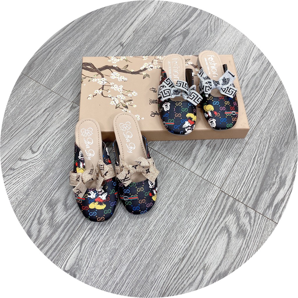 SỤC MICKEY BÉ GÁI NƠ XINH