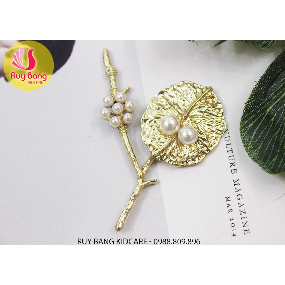 Cành lá kim loại, center đá đính hoa vải handmade