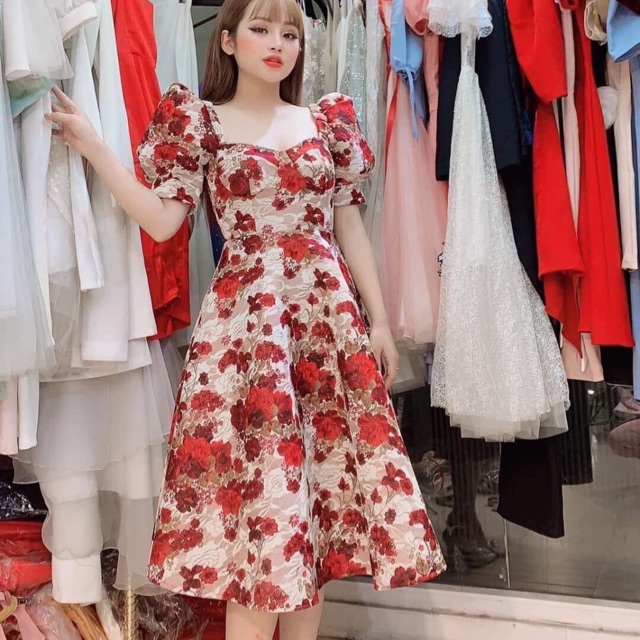 Váy ren thiết kế monoco