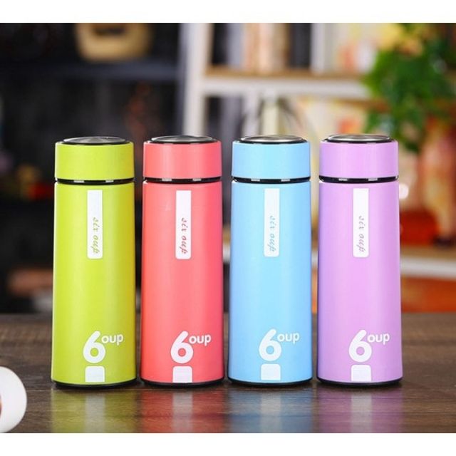 Bình nước 6up thuỷ tinh 450ml,   có vỏ bọc nhựa bên ngoài chống nóng, chống trơn trượt, an toàn hiệu quả
