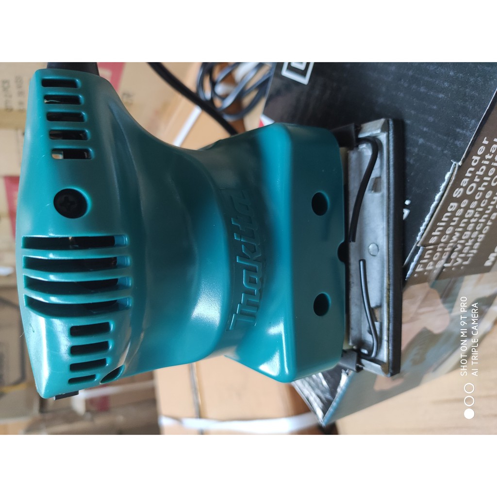 Máy chà nhám rung Makita BO4510, 200W, Made in Thái lan, dây dồng chịu nhiệt.