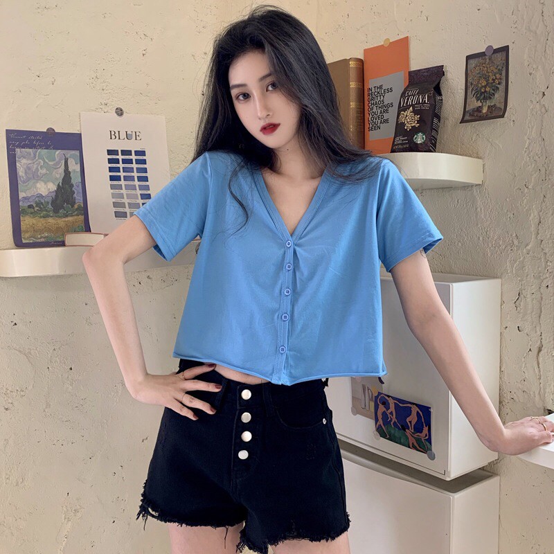 Áo croptop rộng cài nút cổ V có viền ulzzang | BigBuy360 - bigbuy360.vn