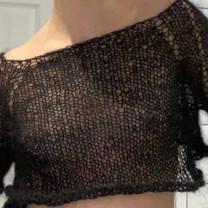 Áo Croptop Dệt Kim Màu Đen Tay Dài Dáng Ôm Khoét Lỗ Thời Trang Đường Phố Cho Nữ