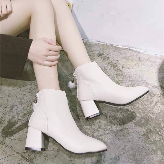 Boots trắng