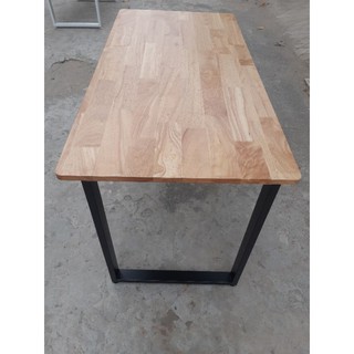 bàn gỗ cao su và 4 ghế eames đệm da