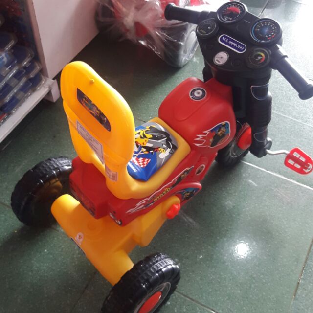 Xe 3 bánh cho bé yêu