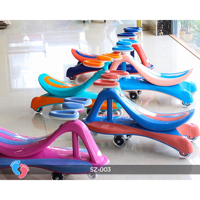 Xe lắc tay cho bé có nhạc BABY PLAZA SZ-003