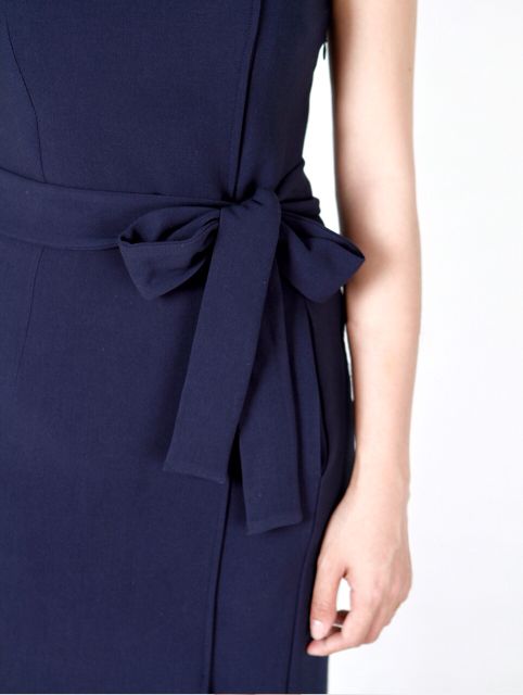 Đầm DKNY kèm belt vải thanh lịch