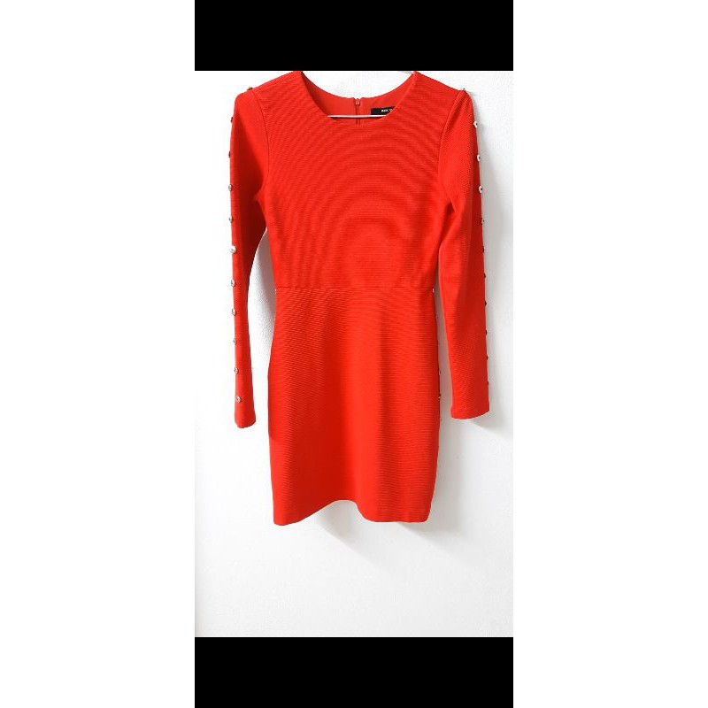 Váy đỏ đính cúc Marc Fashion