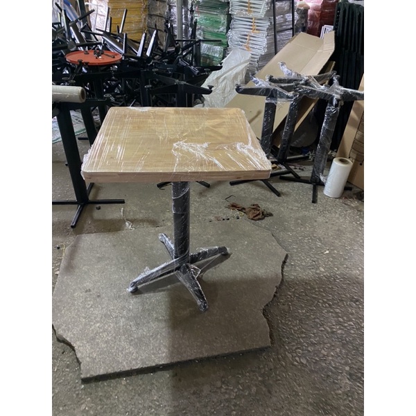 Bộ bàn ghế cafe-ghế chữ X-bàn chân sắt mặt gỗ