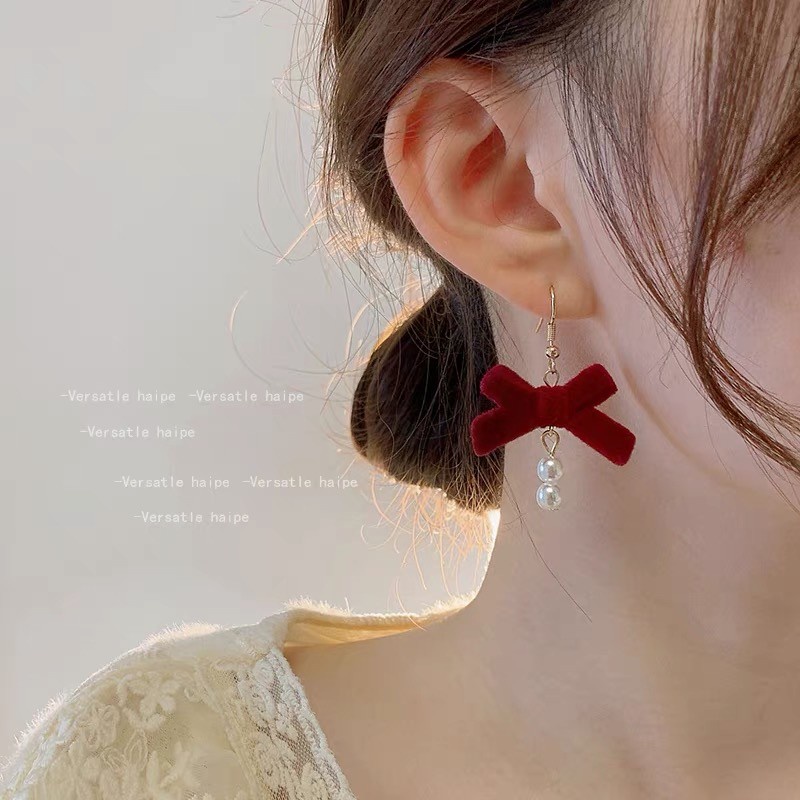 Khuyên Tai Nơ Đỏ Rượu Đính Ngọc Trai Nhân Tạo Phong Cách Cổ Điển Mới