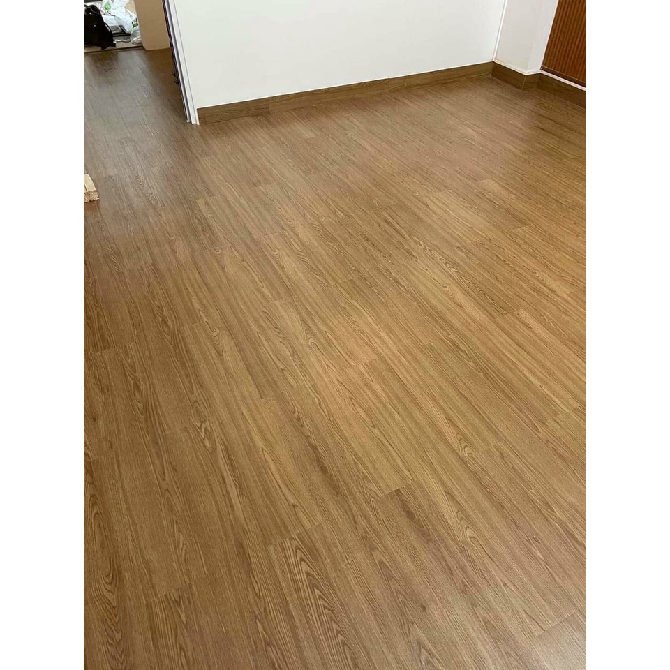 Tấm Sàn Nhựa Giả Gỗ Sẵn Keo, Kích Thước 45,5x15,4cm - Dày 2 ly Cao Cấp