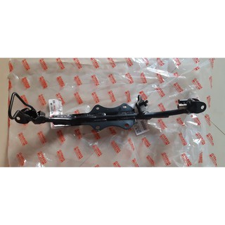 Gác chân giữa Exciter 135 côn tay 2010 Yamaha