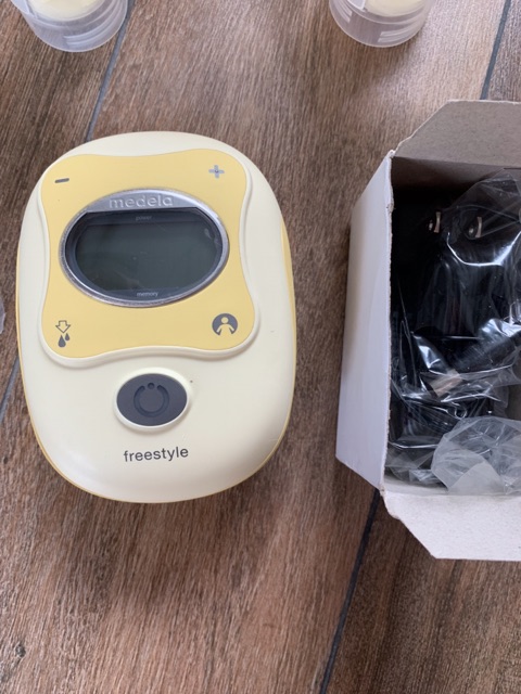 Máy hút sữa medela freestyle bản rút gọn like new 98%