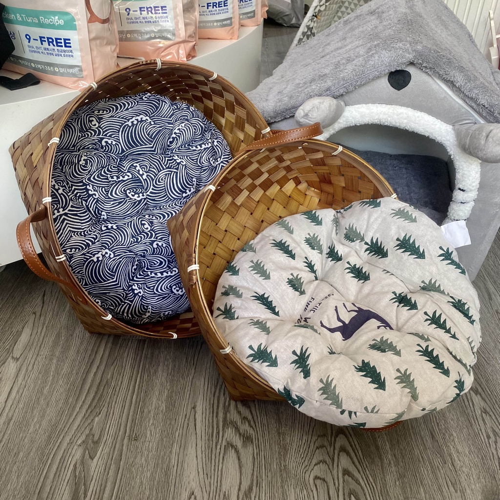 Ổ nằm cho thú cưng đan tre quai da độc đáo - Giường nằm cho chó mèo phong cách decor mới lạ