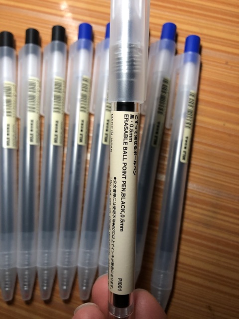 Bút bi tẩy được MUJI erasable ball point pen. Cam kết 100% hàng nhật