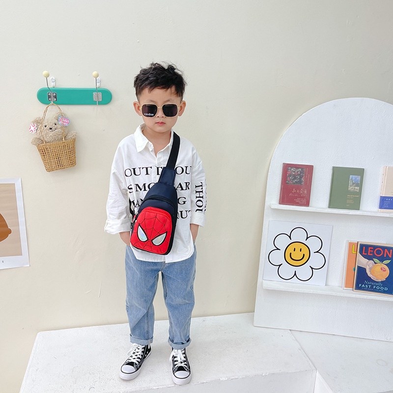 Túi đeo chéo trẻ em từ 3 đến 10 tuổi chất vải dù mịn cao cấp hai lớp vải chống nước hình siêu nhân đi chơi dã ngoại.