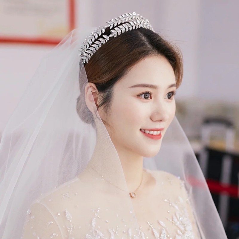 Vương miện đính đá thời trang sang trọng quý phái dành cho cô dâu