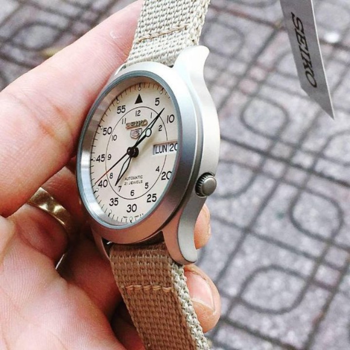 Đồng Hồ Nam Máy Cơ Seiko 5 quân đội SNK803K2S - dây nato vàng - mặt vàng , chống nước , bảo hành chính hãng