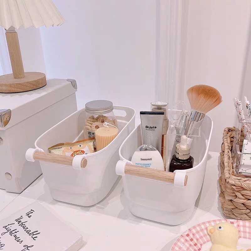 _Giỏ nhựa đựng đồ kèm quai gỗ