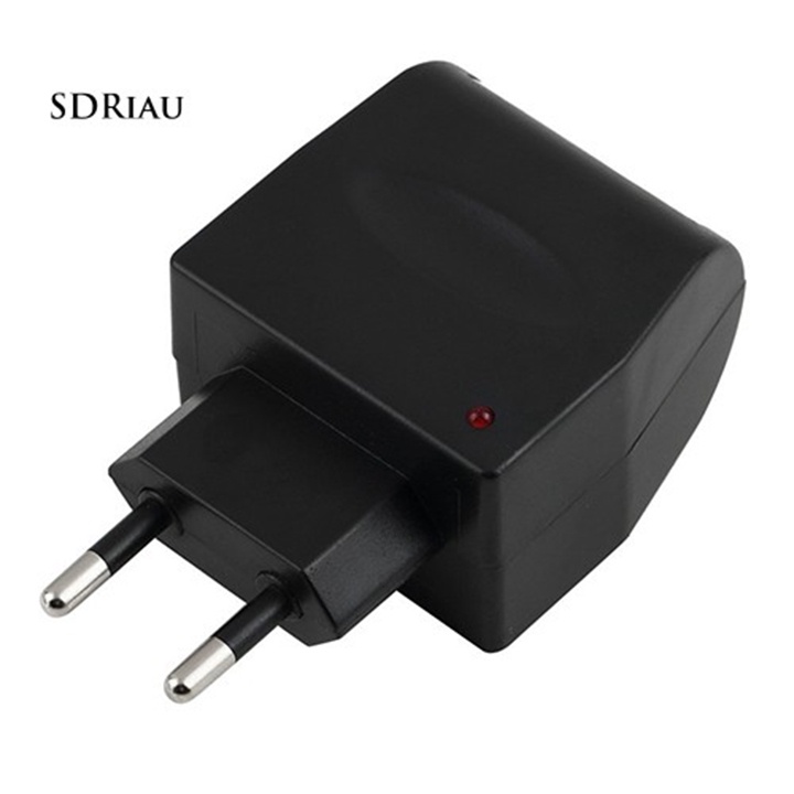 Adapter tẩu xe hơi chuyển đổi 220V thành 12V một chiều DC sang cắm điện đồ ô tô