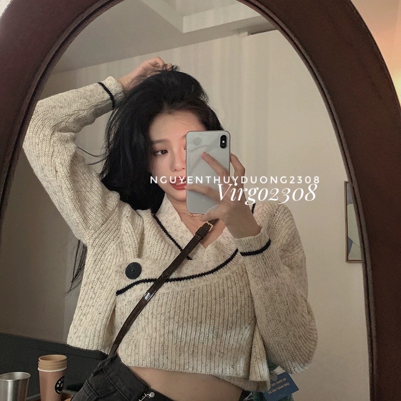 [HÀNG SẴN]ÁO LEN CROPTOP CỔ CHỮ Y ĐÍNH CÚC hàng Quảng Châu siêu xinh