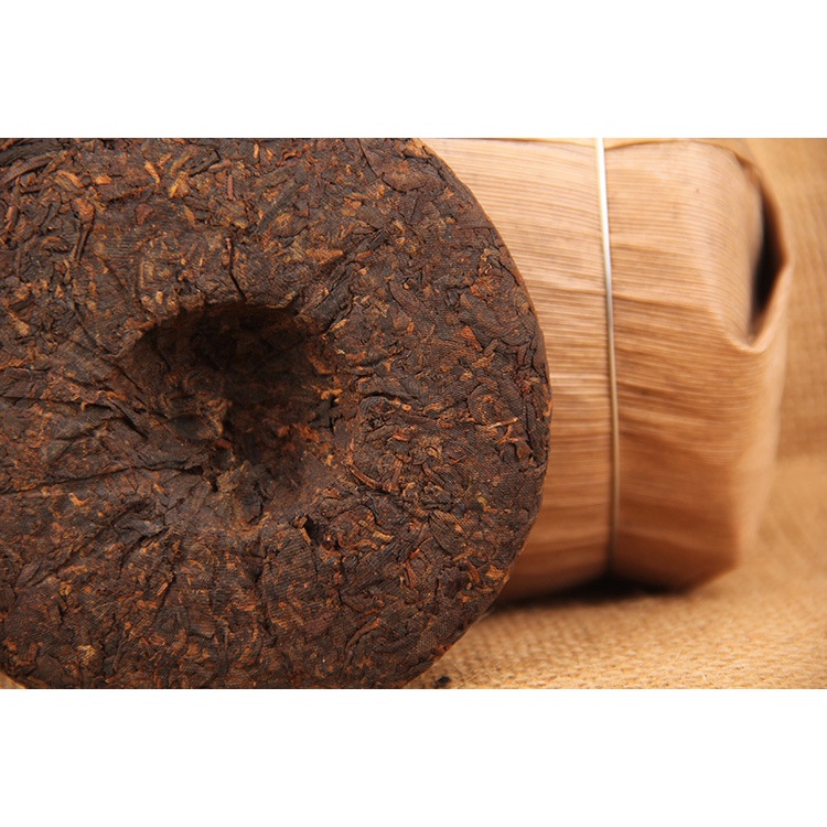 BÁNH TRÀ PHỔ NHĨ CHÍN VÂN NAM LÃO BAN CHƯƠNG THƯỢNG HẠNG 09 NĂM TUỔI 100 GRAM (NĂM SẢN XUẤT 2013)