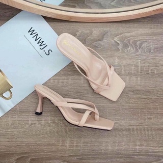 Guốc xỏ ngón quai mảnh gót nhọn 7p da lì