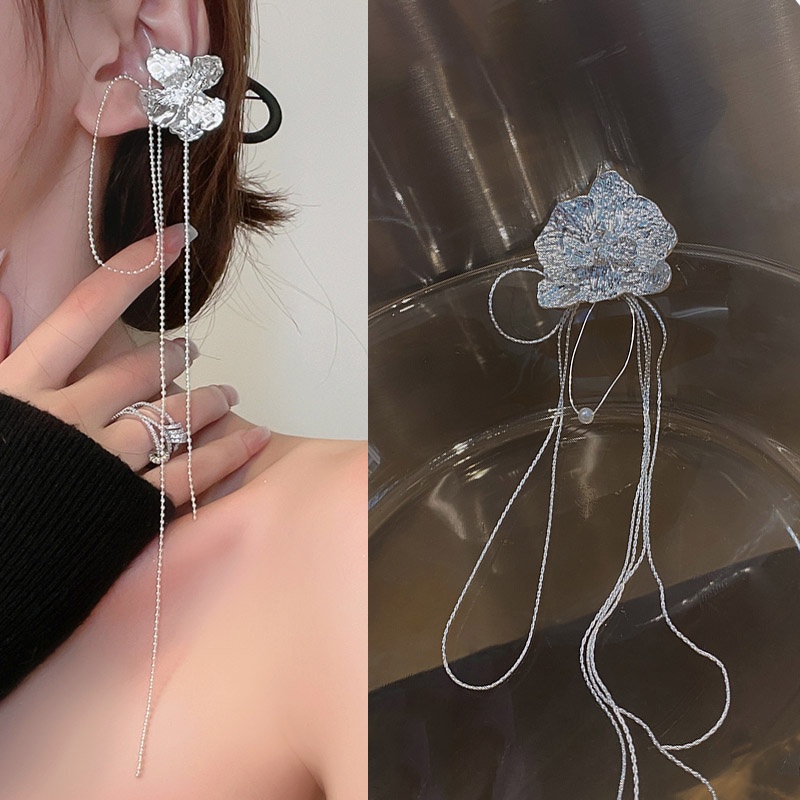 Bông tai dáng dài hình bướm đính đá phối tua rua phong cách sang trọng