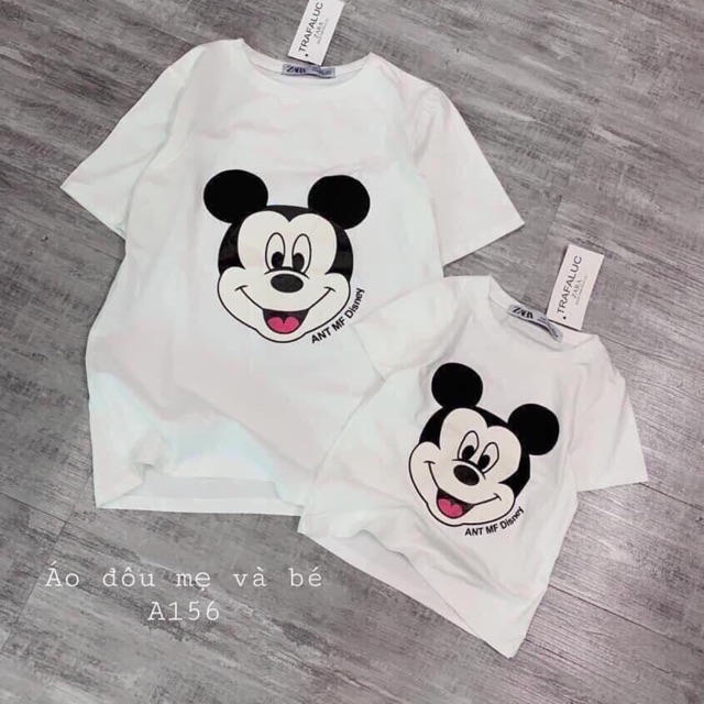 Áo micky cho mẹ và bé. Size cho mẹ từ 45-53kg. Size con từ 1,5- 2 tuổi. Chất liệu cotton co giãn mặc rất đứng form......