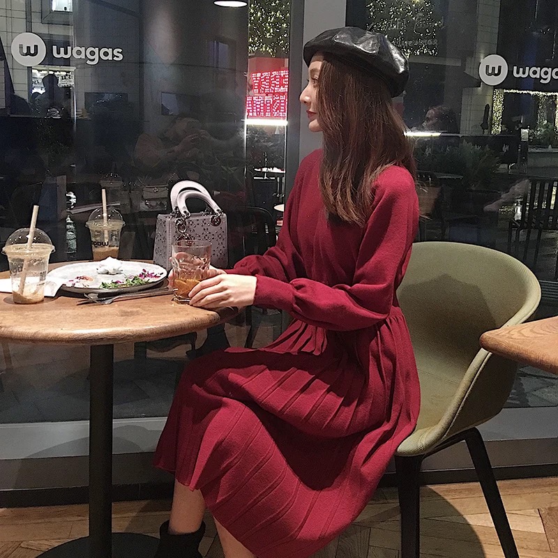 Long sleeve dress women's knitting dress new style in autumn and winter, waist style is slim, with over knee warm sweater and long skirt