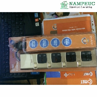 Ổ cắm Comet CESG1403 (4 Ổ cắm điện, dây 3 mét)