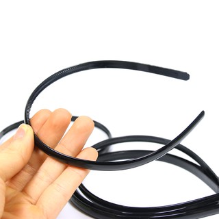 Bờm đen tạo nhiều kiểu tóc
