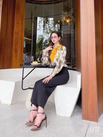 [ Mã WASTRUN4 giảm 10% tối đa 30K đơn 99K] SM22 - SƠ MI LỤA HOẠ TIẾT NƠ VÀNG NỮ | BigBuy360 - bigbuy360.vn