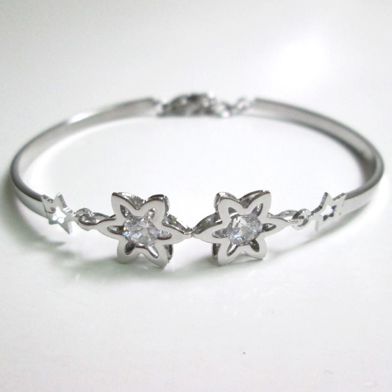 Vòng tay nữ inox đẹp