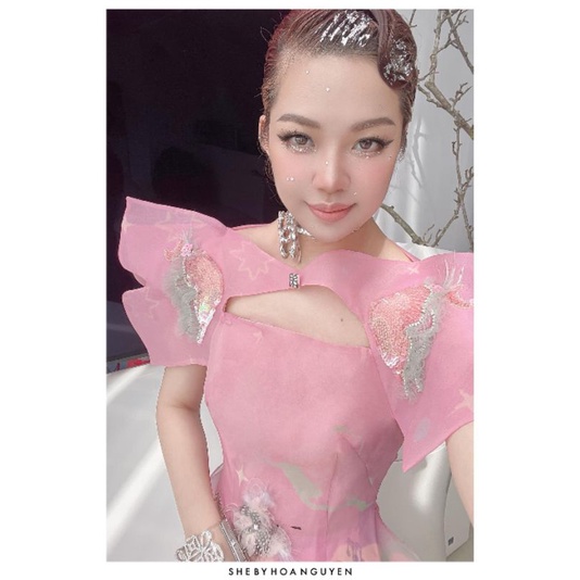 VÁY ORGANZA HỒNG THIẾT KẾ ĐỘC ĐÁO NỔI BẬT SANG CHẢNH