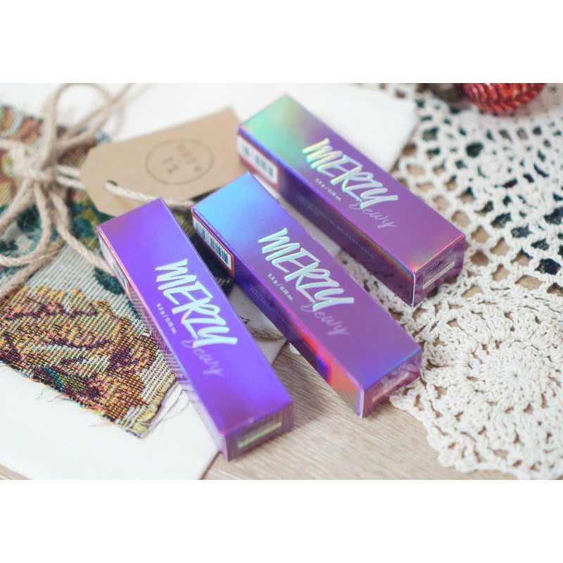 Son kem bóng vỏ tím bắt trend của Merzy Aurora Dewy Tint