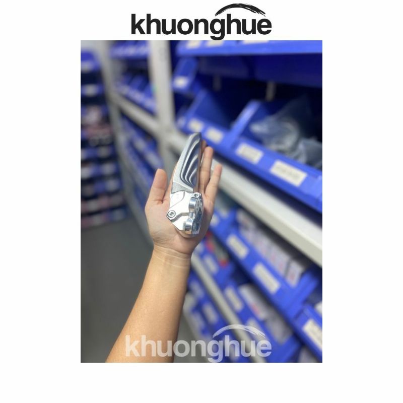 Gác chân sau bên phải xe Acruzo chính hãng Yamaha