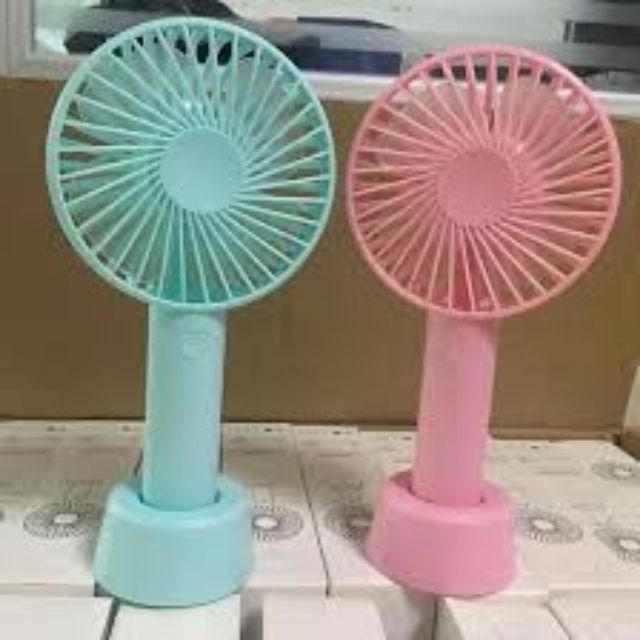 Quạt mini cầm tay Portable Fan 4 cánh kèm kèm chân sạc có đế để bàn, để điện thoại