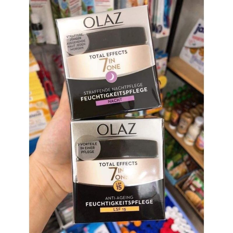 Kem dưỡng ngày/đêm Olaz Total Effects 7in1