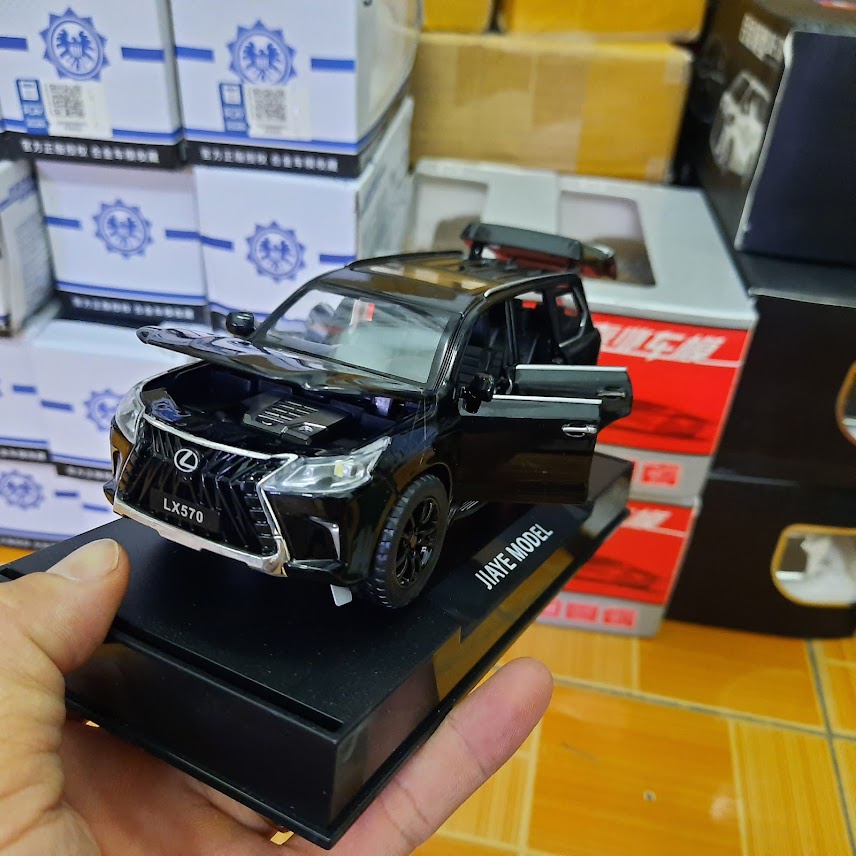 Xe mô hình hợp kim Lexus LX570 Jackim tỉ lệ 1:32
