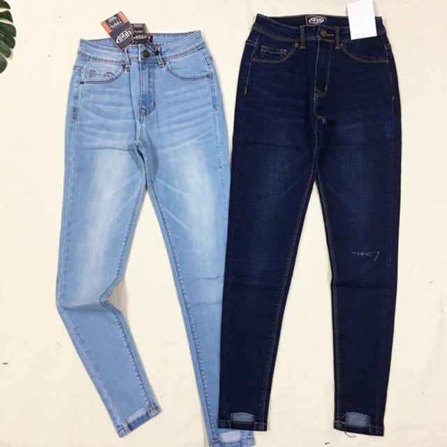 Quần skinny rách 1 bên gối