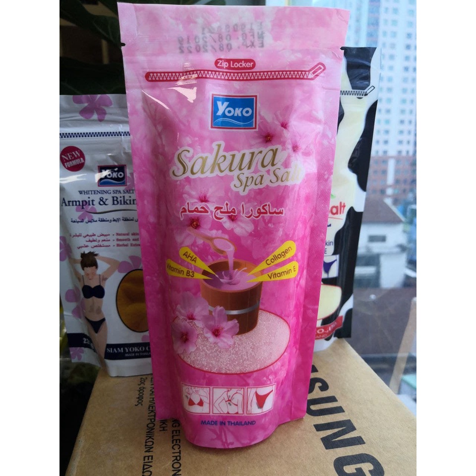 Muối tắm sữa bò Yoko Milk Spa Salt 300g / Muối tắm tẩy tế bào chết Yoko hoa anh đào, dâu tây, nha đam