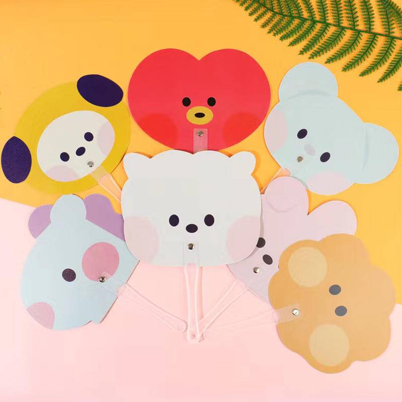 Quạt Xếp Cầm Tay Bằng Nhựa Họa Tiết BTS BT21 Hoạt Hình Dễ Thương