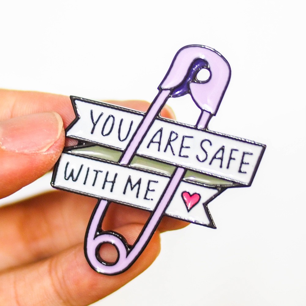 Ghim cài áo Enamel Pin STICKER FACTORY - Chủ đề  - Chủ đề Safety Pin - kích thước 4.4x3.8cm