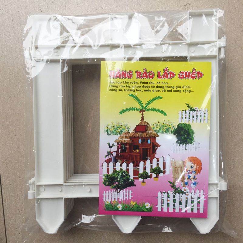 Hàng rào nhựa trang trí cây thông Noel