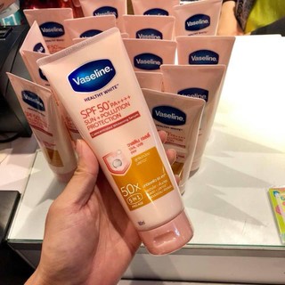 Dưỡnh thể trắng da Vaseline 50x Spf 50++