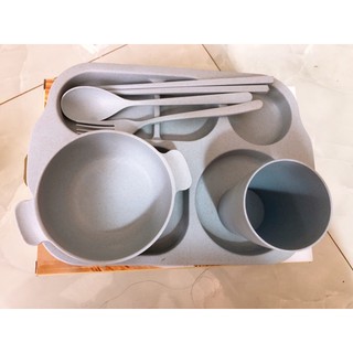Bộ bát ăn dặm 6 chi tiết.