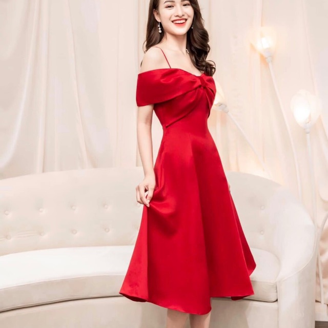 ĐẦM DỰ TIỆC RỚT VAI ( kèm video )